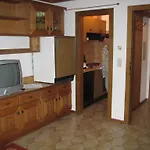 Hoelzlbauer *