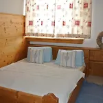 Hoelzlbauer *