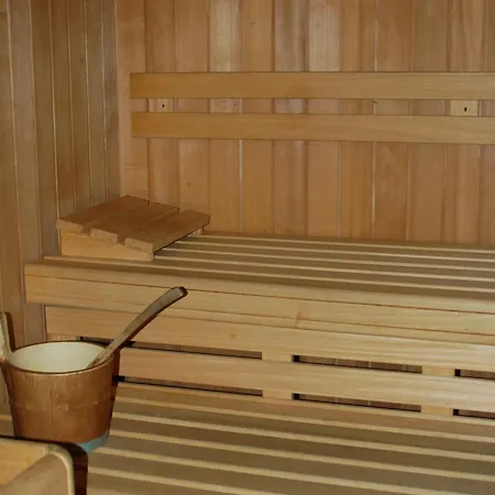 Hoelzlbauer アパート