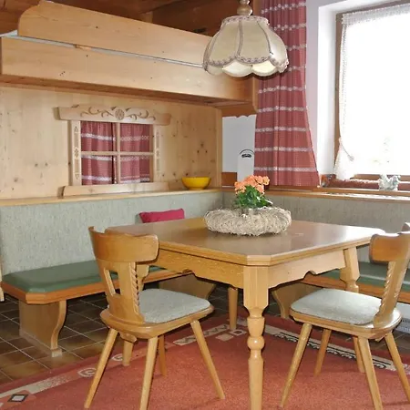 アパート Hoelzlbauer クリムル